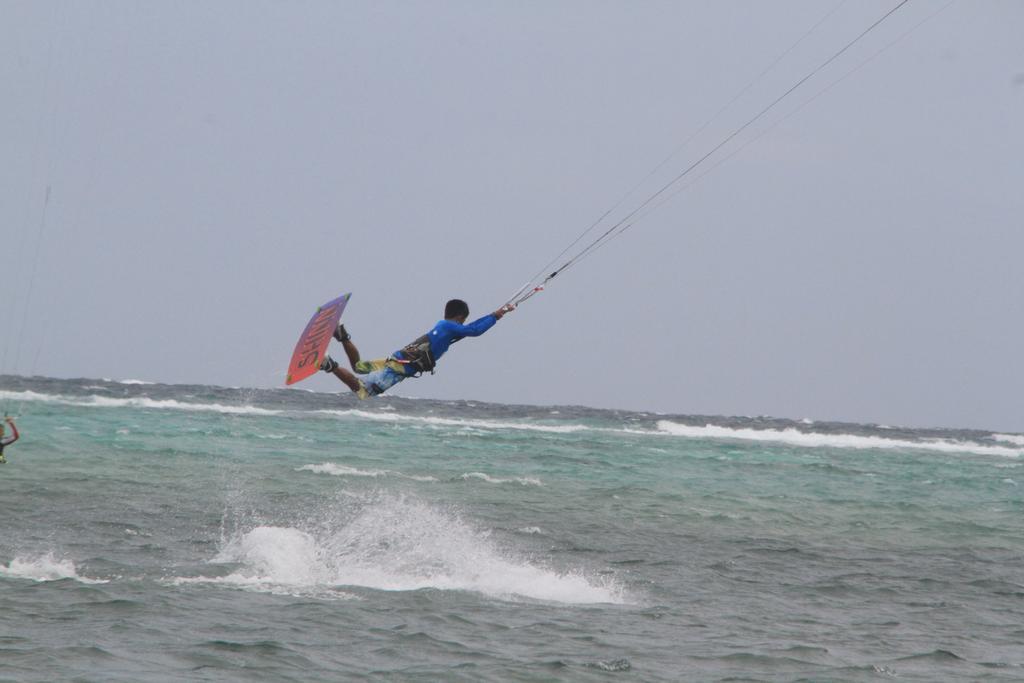 Wind Rider'S Inn Balabag  Exteriör bild